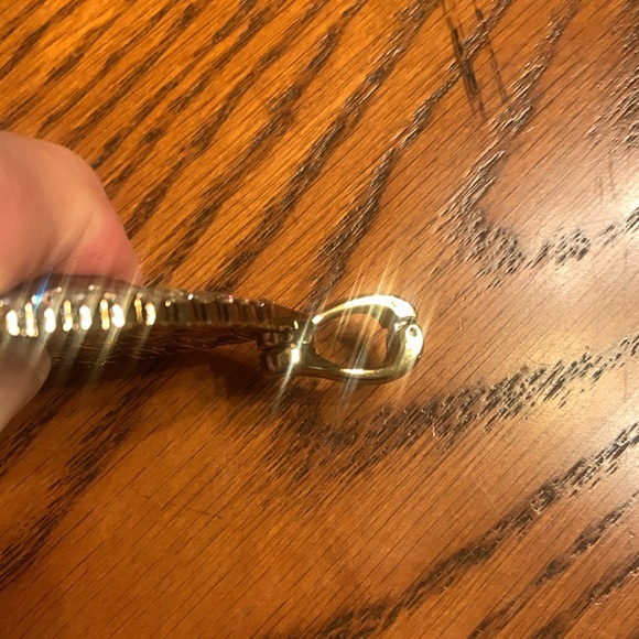 BEAUTIFUL New Premier Designs Gold Tone Pendant w/Wide Magnetic Closure Clasp - Picture 7 of 17